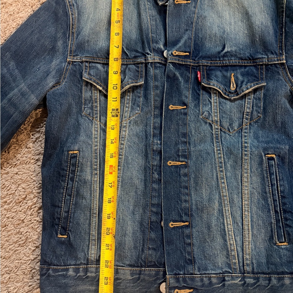 Levi’s Denim Jacket - Picture 6 of 6